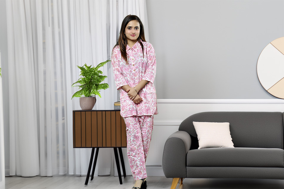 Chic Pink Floral Co-ord Set: Pure Cotton Comfort for Women Chic Pink Floral Co-ord Set: Pure Cotton Comfort for Women
