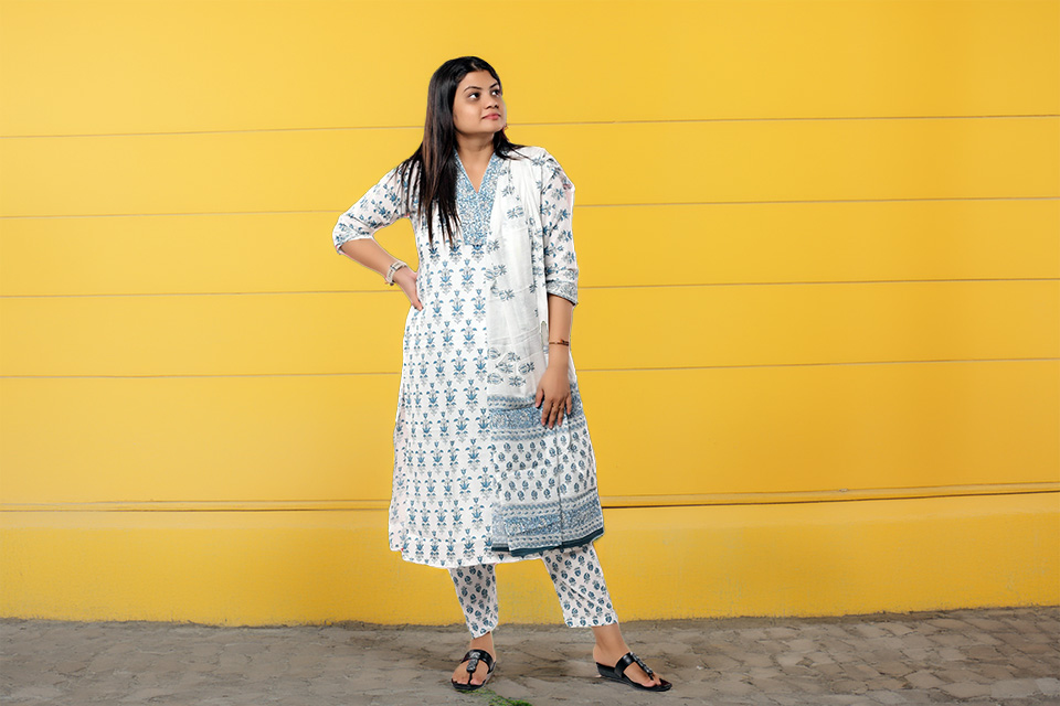 Chic White Cotton Printed 3-Piece Set for Women