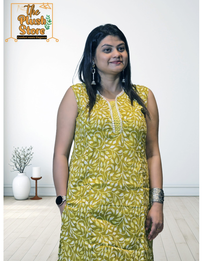A model wearing Pure Cotton two Piece Kurti Pant Set for Women A model wearing Pure Cotton two Piece Kurti Pant Set for Women