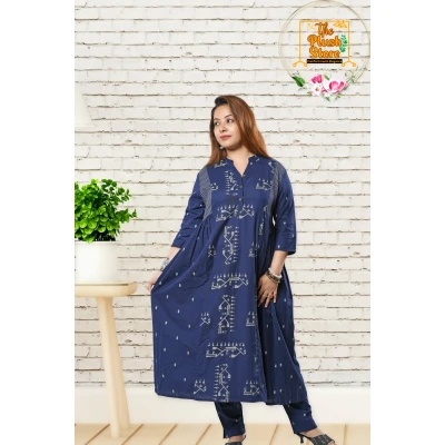 A model wearing Cotton-Linen 2 Piece Hand Woven Kurti Palazzo Set For Women A model wearing Cotton-Linen 2 Piece Hand Woven Kurti Palazzo Set For Women