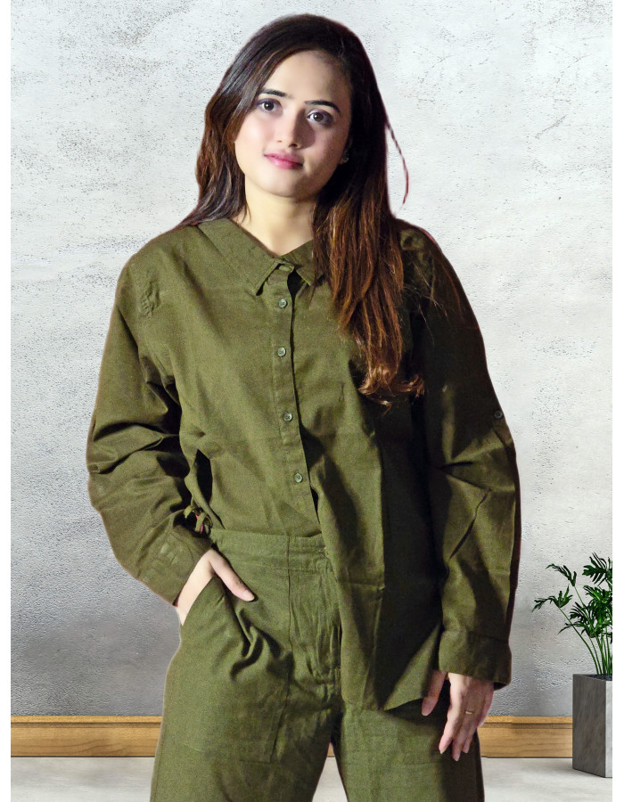 A model wearing Olive Green Cotton-Linen Co-Ord Set For Women A model wearing Olive Green Cotton-Linen Co-Ord Set For Women