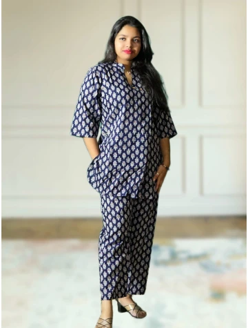Pure Cotton Navy Blue Printed Co-ord Set For Women  Pure Cotton Navy Blue Printed Co-ord Set For Women data-sizes=
