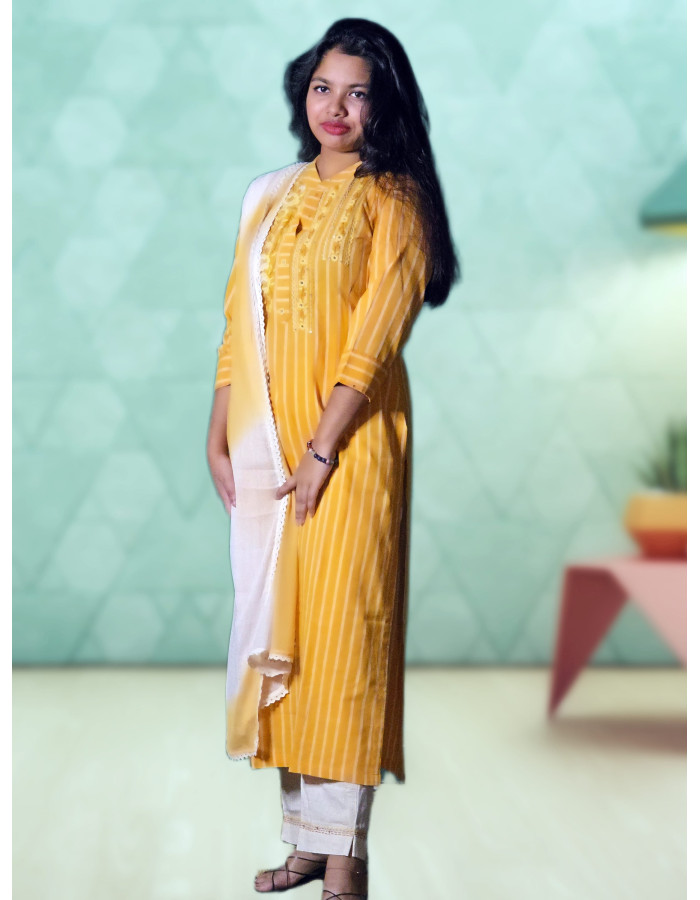 A model wearing Linen Three Piece Salwar Suit For Women A model wearing Linen Three Piece Salwar Suit For Women